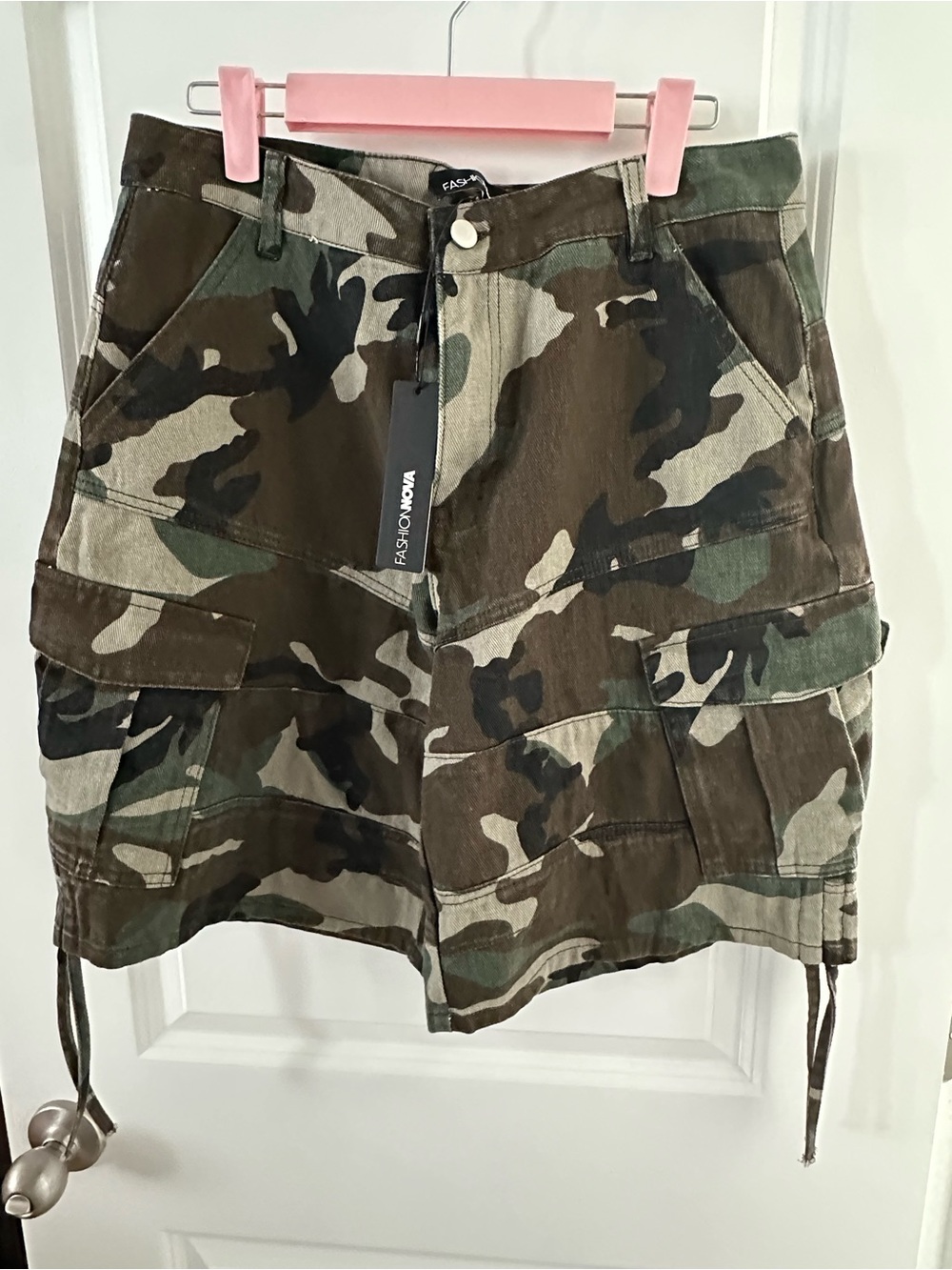 Fashion Nova Women's Camo Cargo Shorts - Green